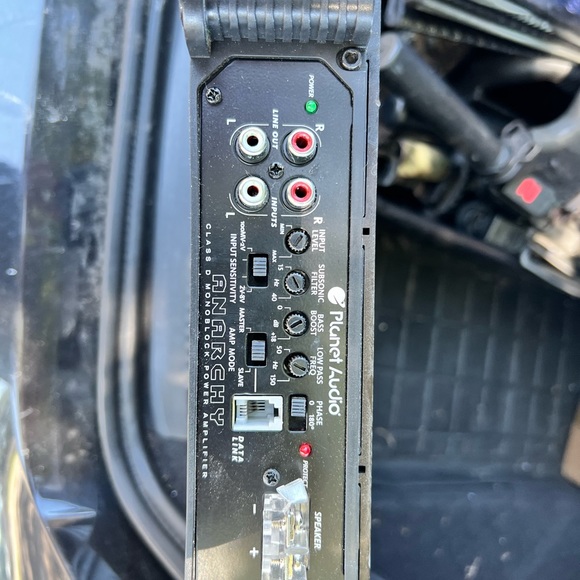 Planet Audio 5000D watt amplifier - Picture 3 of 4